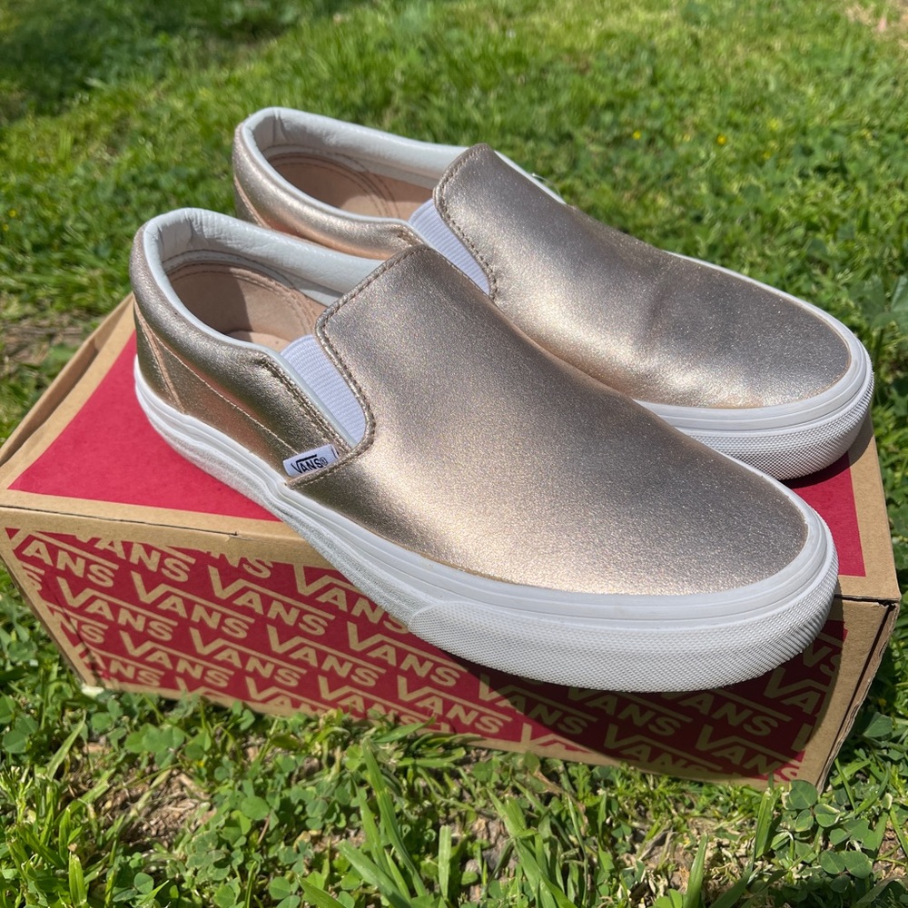 Metallic leather rose gold Vans